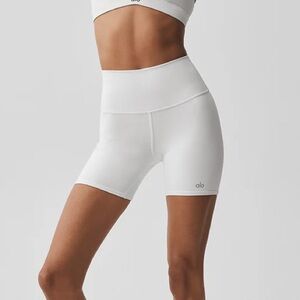 ALO Yoga Women's HIGH-WAIST BIKER SHORT - Ivory XS